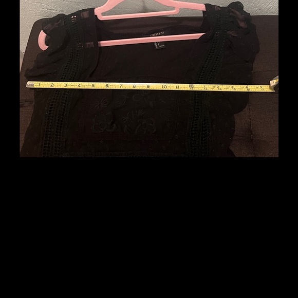 #1103** Elegant Black Ruffled Women's Top - Picture 3 of 4